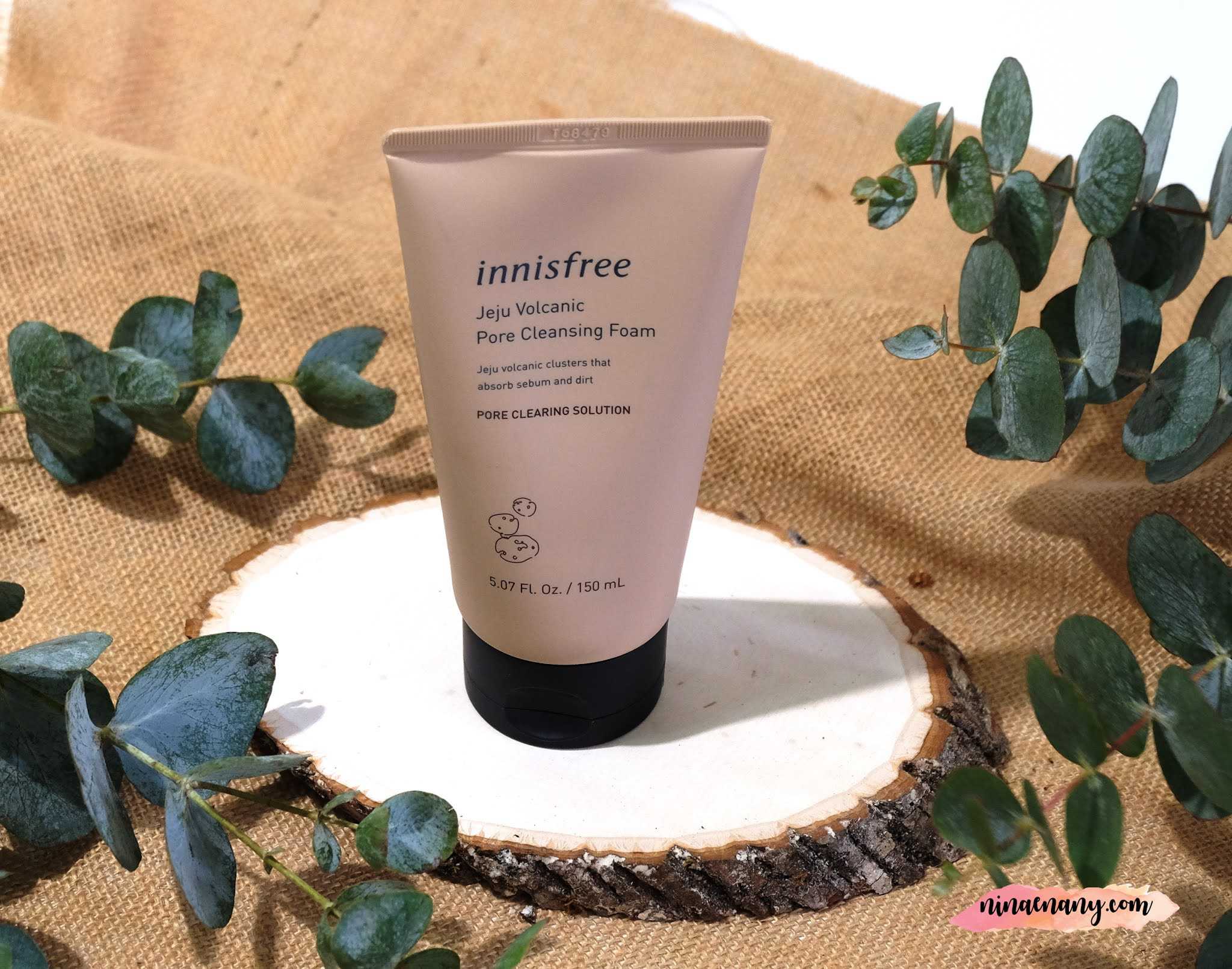 INNISFREE Jeju Volcanic Pore Cleansing Foam