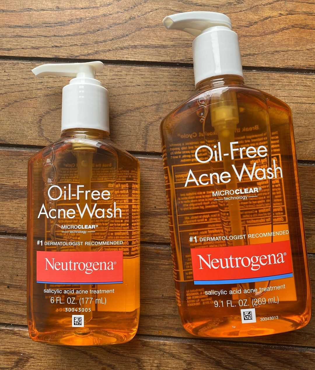NEUTROGENA Oil Free Acne Wash