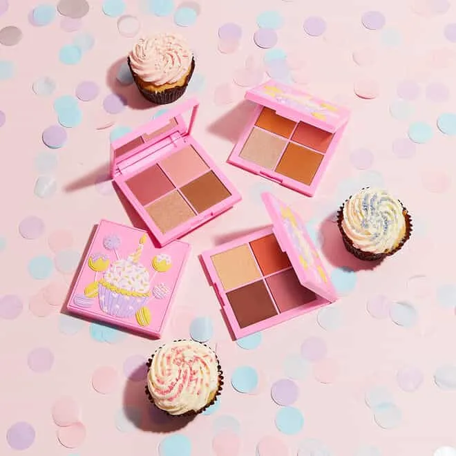 REVOLUTION Tasty Cupcake Face and Cheek Palette [Vanilla Swirl]